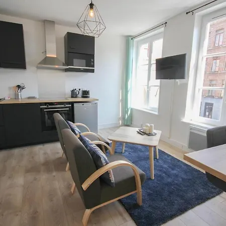 In The Heart Of Central Nice Functional And Cozy Ap For 2pers